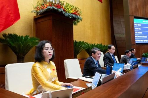 Quốc hội chốt mục tiêu GDP năm 2025 tăng 6,5 - 7%