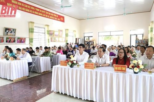 Trưởng Ban Nội chính Tỉnh ủy Nguyễn Ngọc Tiến dự Ngày hội Đại đoàn kết toàn dân tộc tại thôn 3 Thịnh Trị, xã Đông Quang