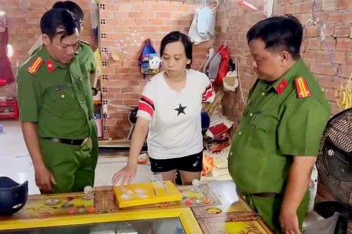 Công an phường Núi Sam bắt quả tang đối tượng tàng trữ trái phép chất ma túy