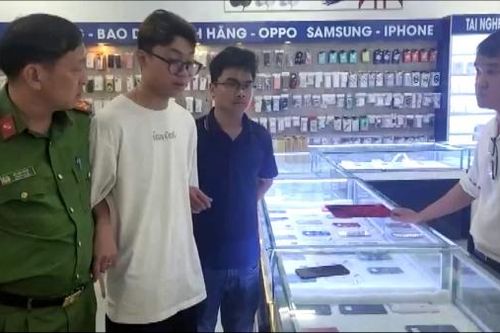 Bắt đối tượng kề dao, trói chủ tiệm cướp 6 điện thoại