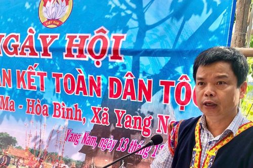 Phó Chủ tịch UBND tỉnh Nguyễn Hữu Quế dự Ngày hội Đại đoàn kết dân tộc tại làng Ya Ma-Hòa Bình