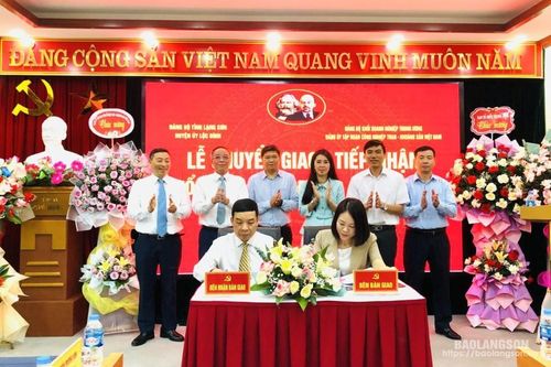 Lộc Bình: Lễ chuyển giao, tiếp nhận tổ chức đảng và đảng viên