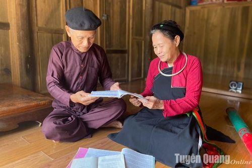 Nghệ nhân Sình ca Âu Ngọc Như