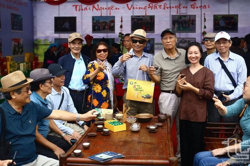 Góp sức chắp cánh cho thương hiệu chè Thái