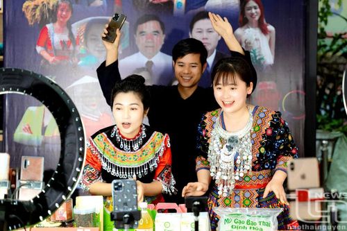 Phụ nữ Đồng Hỷ bắt nhịp với công nghệ số
