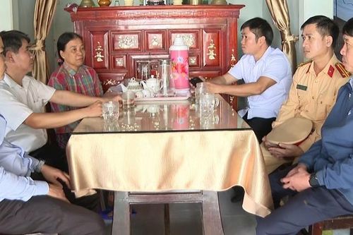 Quảng Điền: Chia sẻ khó khăn với các gia đình có người thân tử vong do tai nạn giao thông