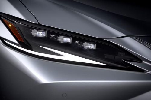 Lexus ES thế hệ mới rò rỉ hình ảnh, hứa hẹn diện mạo ấn tượng
