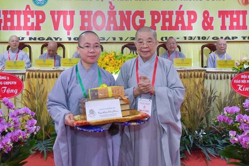 Phân ban Ni giới T.Ư trao giải Hội thi thuyết giảng, bế mạc Khóa bồi dưỡng kỹ năng Hoằng pháp