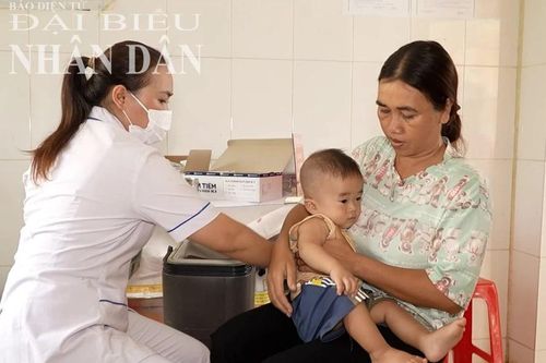 Cử tri mong muốn Chính phủ tiếp tục quan tâm đầu tư hệ thống y tế tuyến xã