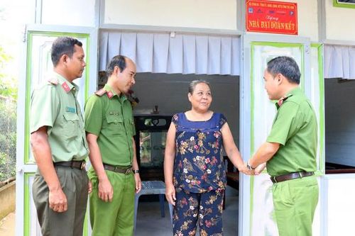 Người có uy tín trong đồng bào dân tộc Khmer góp phần giữ bình yên ở địa bàn cơ sở