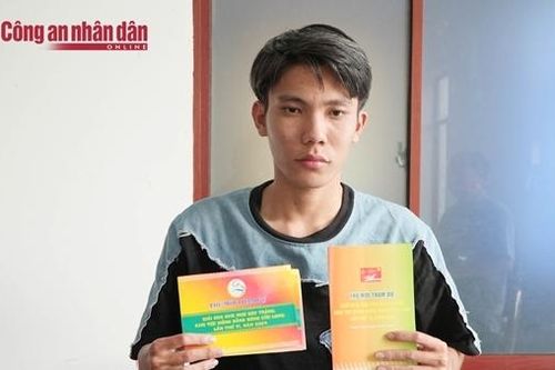 Giấy mời xem đua ghe của UBND tỉnh Sóc Trăng được rao bán 1,5 triệu đồng/giấy