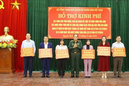 Bộ Tổng Tham mưu Quân đội nhân dân Việt Nam trao kinh phí hỗ trợ tại huyện Nguyên Bình
