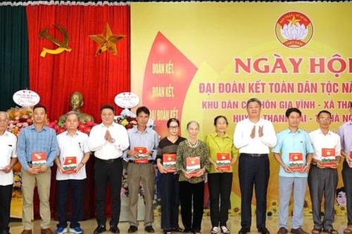 Phó Chủ tịch UBND thành phố Nguyễn Mạnh Quyền dự Ngày hội Đại đoàn kết toàn dân tộc tại thôn Gia Vĩnh, huyện Thanh Oai