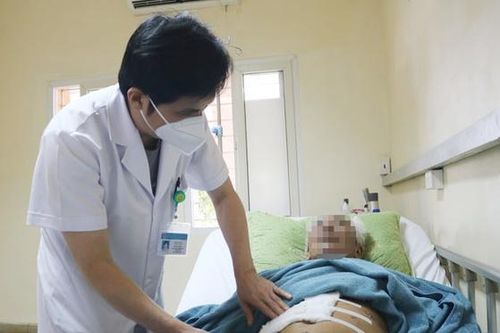 Chướng bụng, chủ quan không đi khám, cụ ông bất ngờ phát hiện có khối u gan