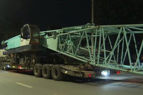 Điều khiển xe chở hàng siêu trường, siêu trọng đi ngược chiều trên quốc lộ