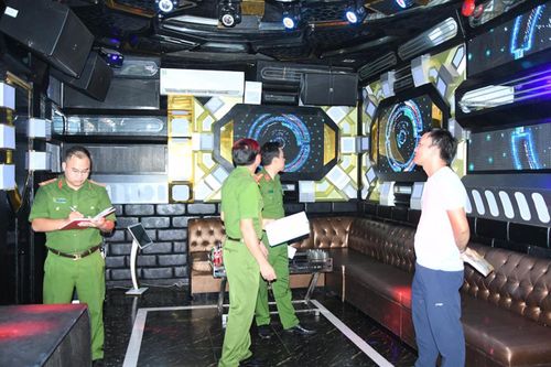 Chính phủ sửa quy định về điều kiện kinh doanh dịch vụ karaoke, vũ trường