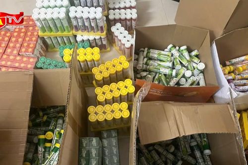 Phát hiện gần 5000 sản phẩm kẹo, viên sủi... giả mạo nhãn hiệu tại một công ty dược