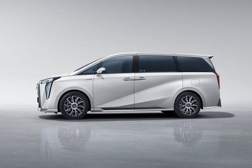 GAC Trumpchi E9 ra mắt, sạc đầy 80% pin trong 8 phút