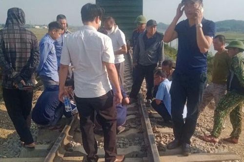 Hà Tĩnh: tàu khách SE7 trật bánh ra khỏi đường ray