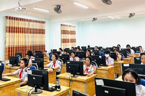 Trường phổ thông Thực hành sư phạm trả lại những khoản thu chưa phù hợp