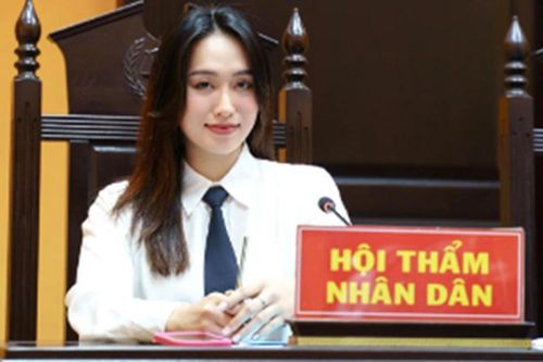 Chủ công top 4 giải VĐQG 2024 đi vào lịch sử bóng chuyền nữ Việt Nam khi trở thành luật sư