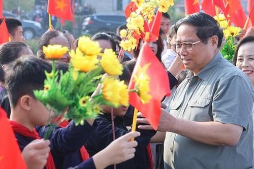 Chùm ảnh: Thủ tướng chung vui Ngày hội Đại đoàn kết cùng đồng bào các dân tộc tỉnh Lạng Sơn