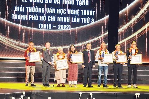 Phát huy sức sáng tạo của đội ngũ văn nghệ sĩ