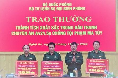 Trao thưởng các đơn vị tham gia đấu tranh thành công Chuyên án ma túy A424.5p
