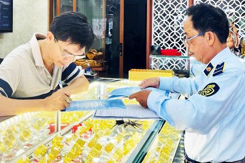 Xử lý nghiêm các doanh nghiệp vi phạm pháp luật về kinh doanh vàng