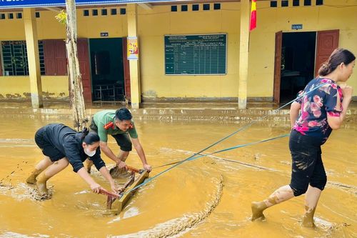Nỗi lo lũ quét của thầy trò trường vùng cao Nghệ An