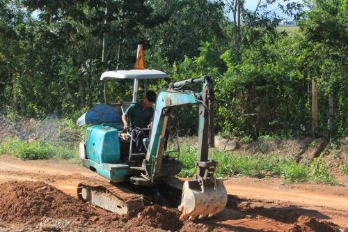Khánh Hòa: Cải tạo đất trồng cây lâu năm gây tràn đất ra đường, chủ đất khẩn trương khắc phục