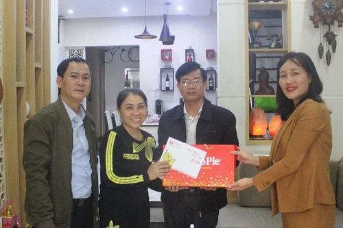 Động lực cống hiến: Gác việc nhà, chăm lo đồng nghiệp