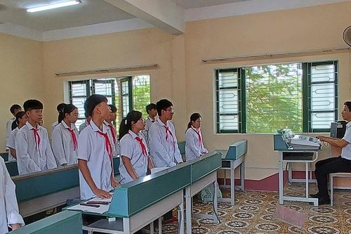 Thầy giáo người Tày đem tình yêu nghệ thuật đến với xã vùng cao