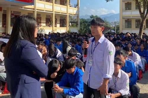 Trường học phối hợp cơ quan chức năng phòng chống thuốc lá