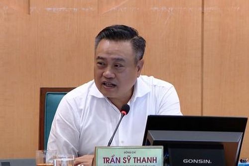 Hà Nội xem xét nghị quyết thu nhập tăng thêm cho cán bộ, công chức, viên chức