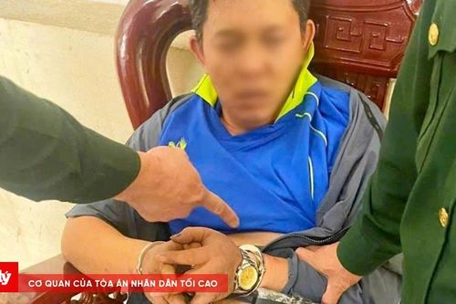 Bắt đối tượng vận chuyển ma túy, giấu súng ngắn trong người