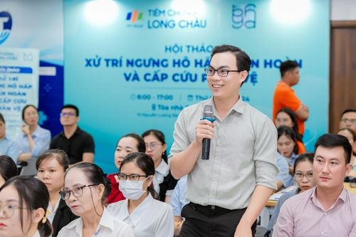 Bác sĩ, điều dưỡng Long Châu tham gia khóa cấp cứu phản vệ