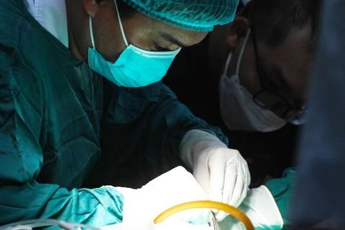 Đi cấp cứu sau bữa cơm với cá