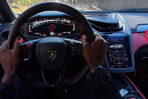Youtuber nổi tiếng bị chỉ trích gay gắt vì lộ màn khoe lái Lamborghini 153 km/h