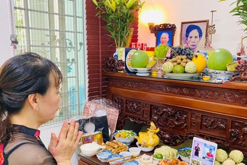 Văn khấn rằm tháng 10 cúng gia tiên và thần linh