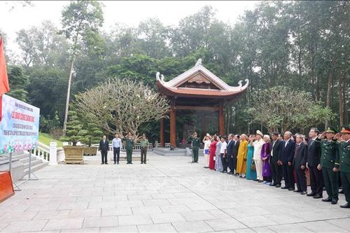 Các điển hình tiêu biểu trong học và làm theo tư tưởng, đạo đức, phong cách Hồ Chí Minh báo công dâng Bác