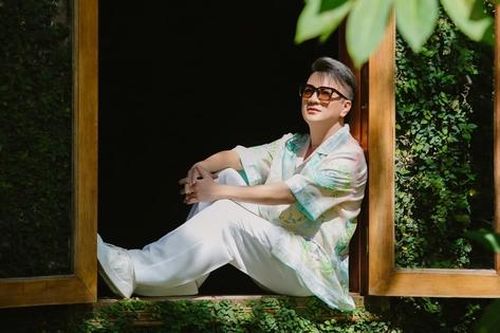 Ca sĩ Đàm Vĩnh Hưng đi hát ở nước ngoài giữa lệnh cấm diễn 9 tháng, có vi phạm hay không?