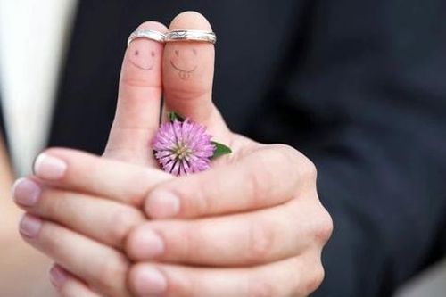 Hết tình yêu thì hôn nhân còn gì?