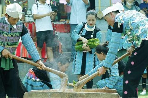 Bánh giầy ngày Tết của người Mông