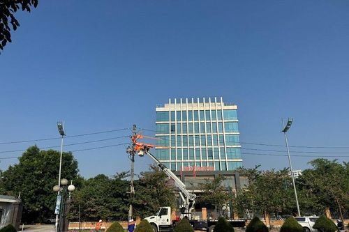 Nâng cao kiến thức, kỹ năng nghiệp vụ trong công tác thi công hotline trung thế