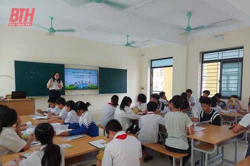 Để trẻ em biết cách bảo vệ mình khỏi bạo lực thể chất