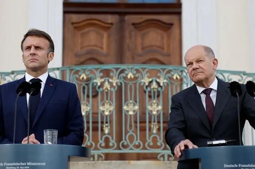 Châu Âu gặp khó vì rắc rối nội bộ ở Pháp, Đức
