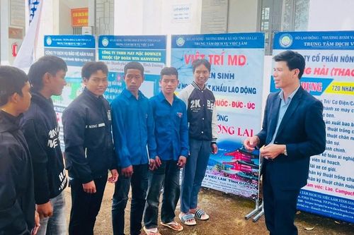 Gần 2.000 người lao động Chư Prông tham gia truyền thông, tư vấn, giới thiệu việc làm