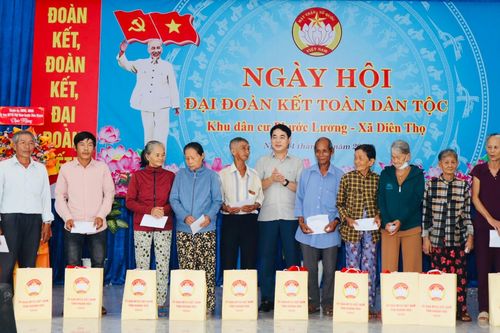 Bí thư Tỉnh ủy Nghiêm Xuân Thành dự Ngày hội Đại đoàn kết toàn dân tộc tại Khu dân cư Phước Lương