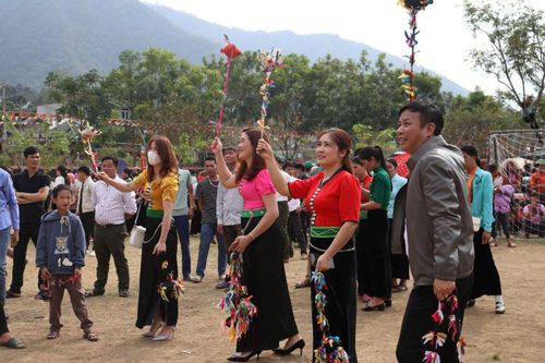 Than Uyên: Xóa bỏ hủ tục, xây dựng nếp sống mới